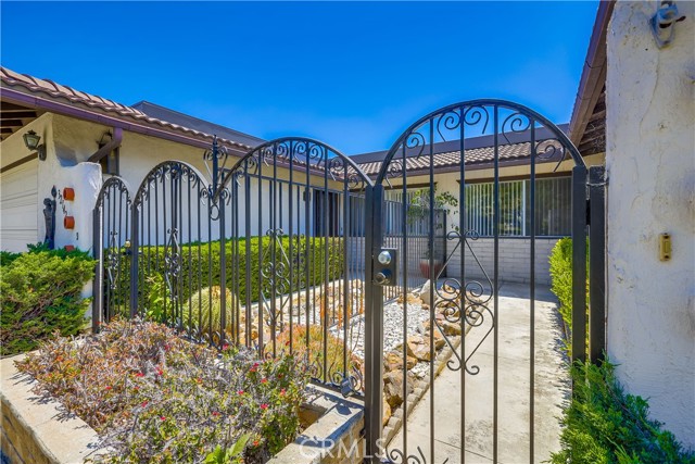 32146 Paseo Sanchez, San Juan Capistrano CA: https://media.crmls.org/medias/ebbeac81-1d39-4dce-bc7c-29be55b1a65b.jpg