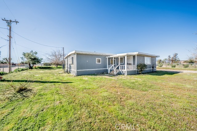 Detail Gallery Image 4 of 33 For 11025 Phelen Rd, Oak Hills,  CA 92344 - 3 Beds | 1 Baths