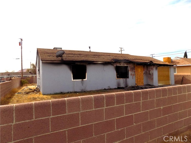 1918 Barstow Road, Mojave CA: https://media.crmls.org/medias/ebbf879e-ade6-4bbb-a6bb-44315df18e98.jpg