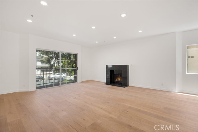 1871 Greenfield Avenue, Los Angeles CA: https://media.crmls.org/medias/ebc0d687-80e8-422b-84fe-7782e4d4f51d.jpg