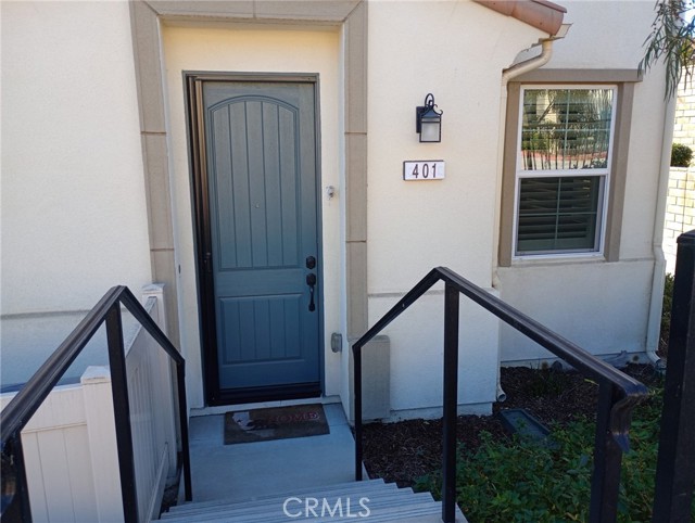 Detail Gallery Image 1 of 33 For 401 Castiano St, Camarillo,  CA 93012 - 3 Beds | 2/1 Baths