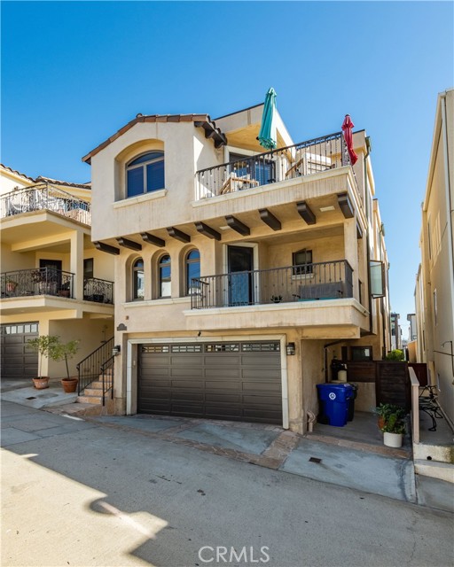 320 24th Place, Manhattan Beach, California 90266, 3 Bedrooms Bedrooms, ,3 BathroomsBathrooms,Residential,Sold,24th,SB21215481