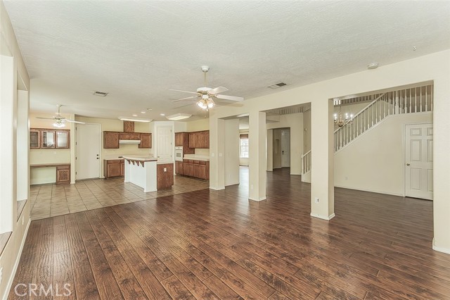 Detail Gallery Image 13 of 75 For 1377 Fenmore, Sanger,  CA 93657 - 4 Beds | 3 Baths