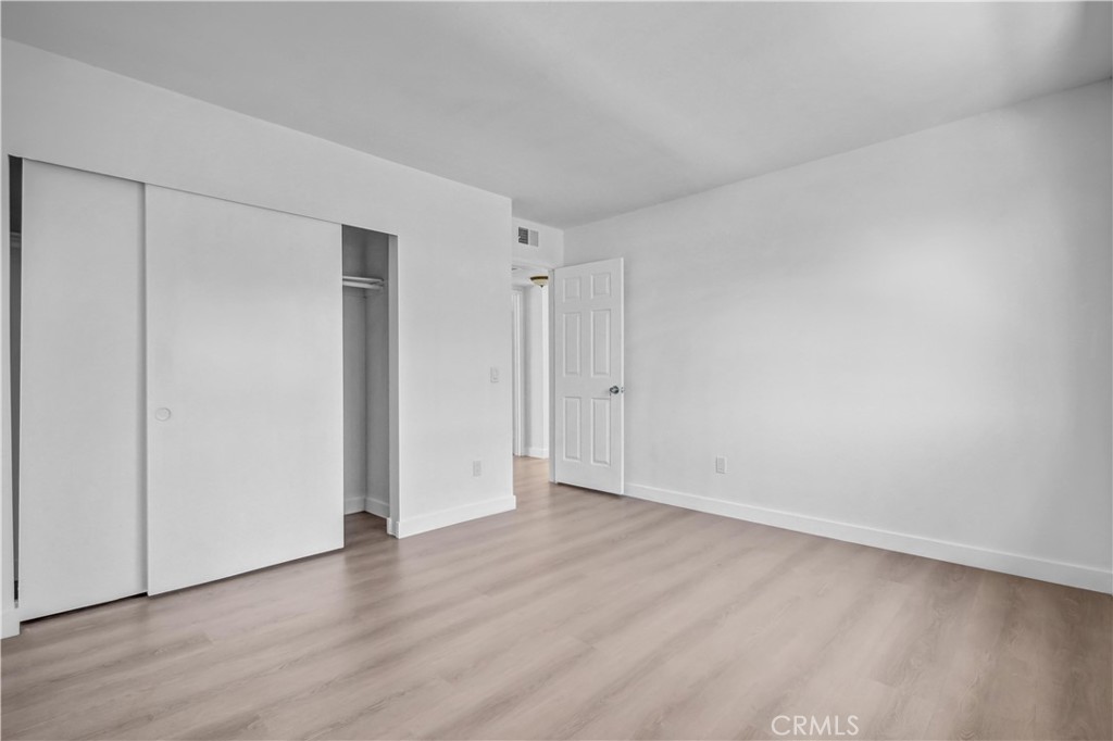 https://media.crmls.org/medias/ebc1f18d-3316-4e92-95f3-e4006b08b04d.jpg?preset=X-Large