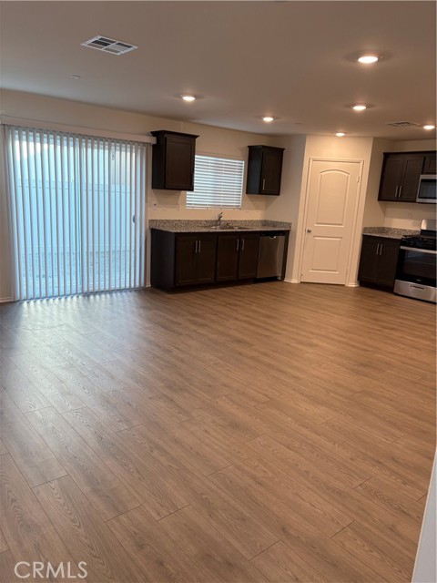 Detail Gallery Image 2 of 14 For 14006 Starlene St, Moreno Valley,  CA 92555 - 3 Beds | 2/1 Baths