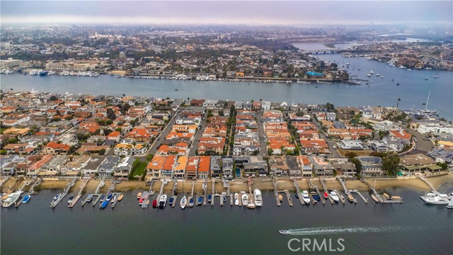 Detail Gallery Image 12 of 61 For 815 via Lido Soud, Newport Beach,  CA 92663 - 5 Beds | 5/1 Baths