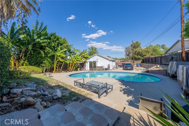 9720 Hayvenhurst photo 6