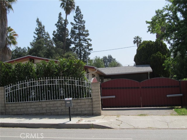 Detail Gallery Image 2 of 31 For 9350 Balboa Bld, Northridge,  CA 91325 - 4 Beds | 2/1 Baths