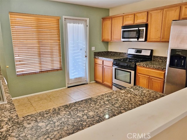 Detail Gallery Image 7 of 40 For 5170 Split Rock Ave, Twentynine Palms,  CA 92277 - 3 Beds | 2 Baths