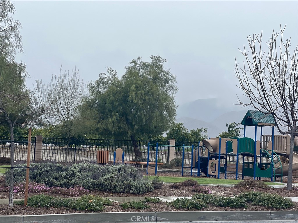 https://media.crmls.org/medias/ebc56e69-6181-4fa8-a176-a29677248c36.jpg?preset=X-Large