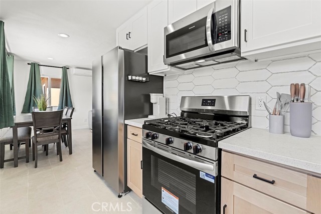 Detail Gallery Image 13 of 30 For 1101 Bonita St, Tustin,  CA 92780 - 3 Beds | 4 Baths