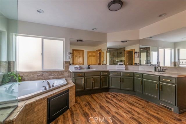 Detail Gallery Image 13 of 39 For 1002 White Mountain, Big Bear City,  CA 92314 - 4 Beds | 3/1 Baths