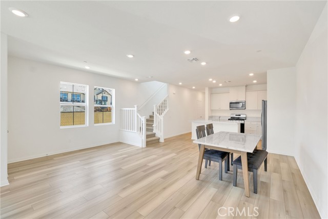 4009 E Coronado Privado, Ontario CA: https://media.crmls.org/medias/ebc641d9-f2f4-46bf-adba-34f035328bf8.jpg