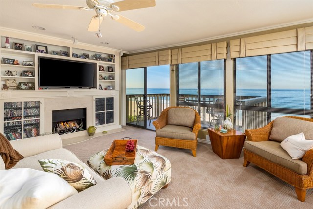625 Esplanade, Redondo Beach, California 90277, 2 Bedrooms Bedrooms, ,1 BathroomBathrooms,Residential,Sold,Esplanade,SB17045807