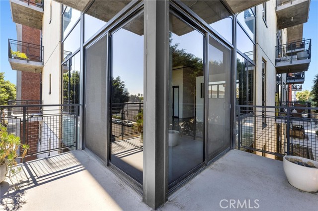 Detail Gallery Image 29 of 41 For 835 Locust Ave #322,  Long Beach,  CA 90813 - 1 Beds | 1 Baths