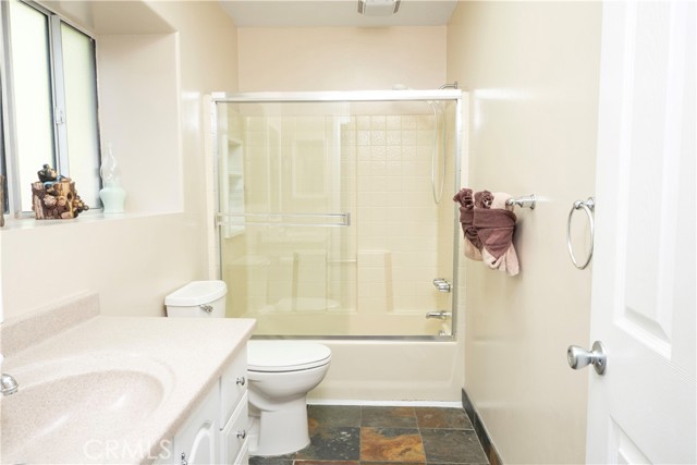 42531 Cedar Ave, Big Bear Lake CA: https://media.crmls.org/medias/ebc7e4e9-516e-4cec-918f-04432bec8d30.jpg