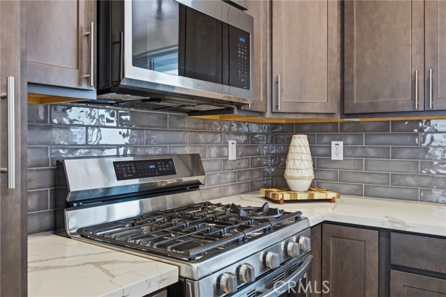 Detail Gallery Image 17 of 31 For 18671 Buckeye Pl, Tehachapi,  CA 93561 - 3 Beds | 2/1 Baths