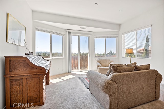 556 Via Pueblo, Riverside CA: https://media.crmls.org/medias/ebc87f46-52fb-4632-b209-cbe92180c41b.jpg