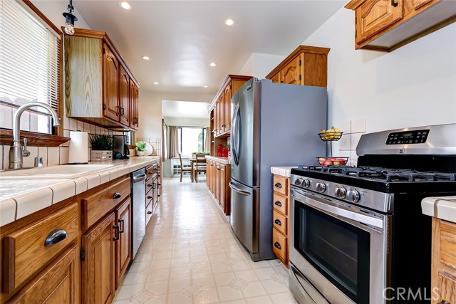 2906 Perkins Lane, Redondo Beach, California 90278, 4 Bedrooms Bedrooms, ,2 BathroomsBathrooms,Residential,Sold,Perkins,SB23084856