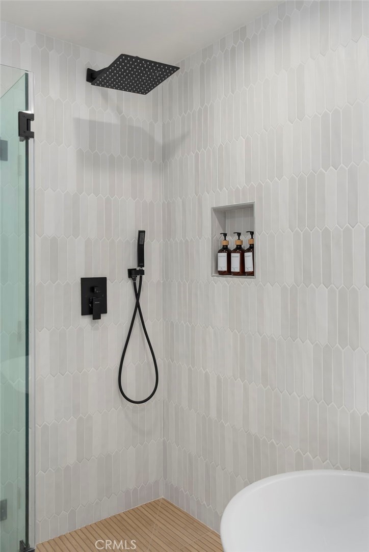 Ebc8e2ff Afd9 4845 9e9f D70238cba9a9