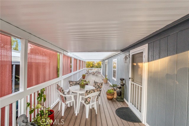 4201 Topanga Canyon Blvd, Woodland Hills CA: https://media.crmls.org/medias/ebc8fa78-1338-480c-bd51-4bda1b040457.jpg