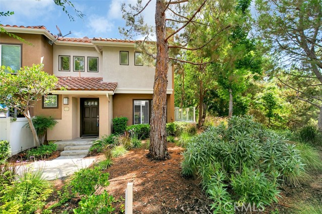 123 Valley View Terrace, Mission Viejo CA: https://media.crmls.org/medias/ebc9d0e9-6668-4108-a6c2-da4854b11d07.jpg