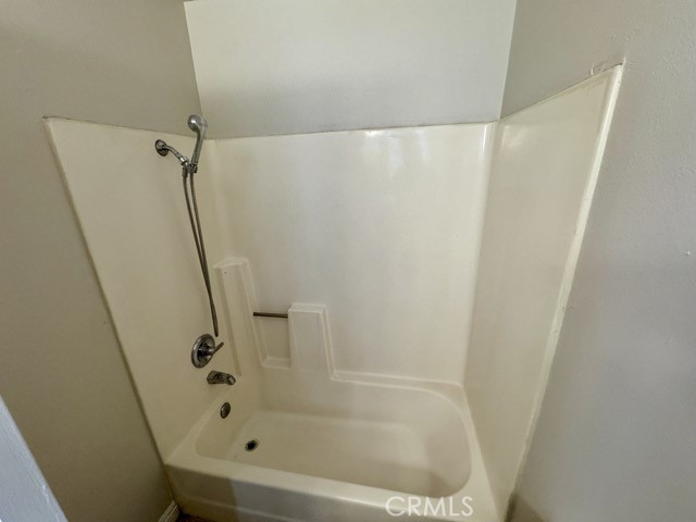 https://media.crmls.org/medias/ebca14de-54bb-4030-8beb-e78ea271f3f6.jpg?preset=X-Large