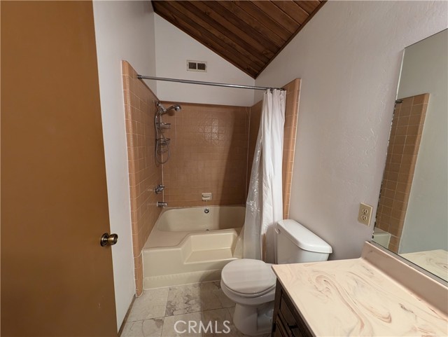 Detail Gallery Image 14 of 20 For 685 Ivy Ln, Lake Arrowhead,  CA 92352 - 2 Beds | 1/1 Baths