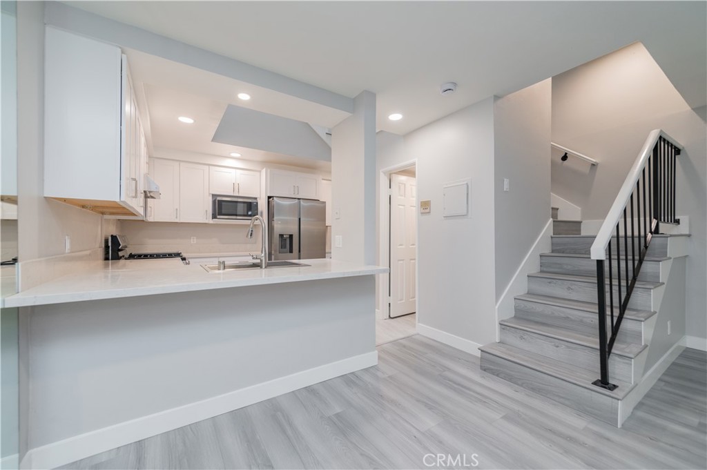 543 W Stocker Street #6