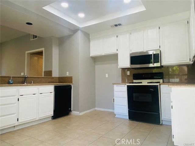 Detail Gallery Image 9 of 35 For 292 Norfleet Ln #D,  Simi Valley,  CA 93065 - 2 Beds | 2 Baths