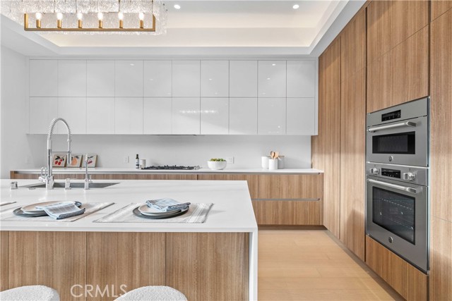 Detail Gallery Image 10 of 57 For 4532 Katherine, Sherman Oaks,  CA 91423 - 6 Beds | 6/1 Baths