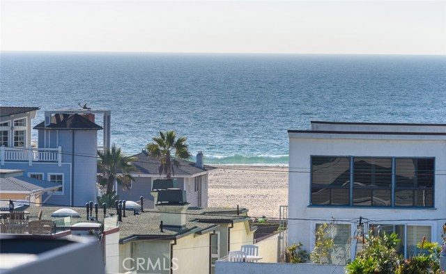 322 Manhattan Avenue, Hermosa Beach, California 90254, 4 Bedrooms Bedrooms, ,4 BathroomsBathrooms,Residential,Sold,Manhattan,PV17017703