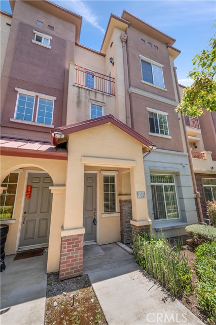 Detail Gallery Image 3 of 22 For 13637 Foster Ave #5,  Baldwin Park,  CA 91706 - 3 Beds | 3/1 Baths