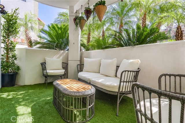 Detail Gallery Image 21 of 33 For 5253 Vantage Ave #105,  Valley Village,  CA 91607 - 4 Beds | 2 Baths