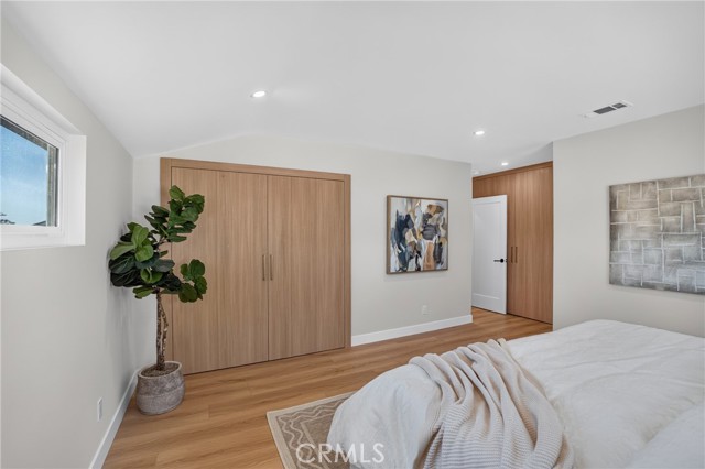 10254 Roscoe Boulevard photo 23