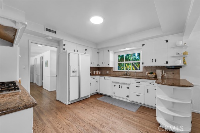 Detail Gallery Image 19 of 50 For 19439 Mayall St, Northridge,  CA 91324 - 4 Beds | 4 Baths