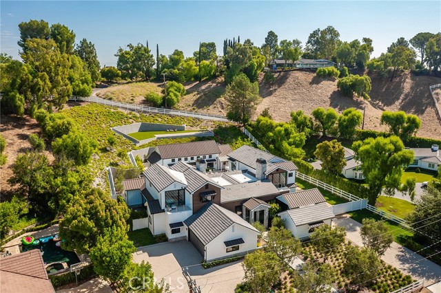 25057 LEWIS AND CLARK Road, Hidden Hills, California 91302, 6 Bedrooms Bedrooms, ,7 BathroomsBathrooms,Single Family Residence,For Sale,LEWIS AND CLARK,SR24070666