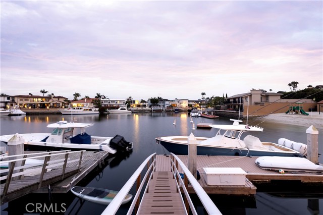 419 Evening Star Lane, Newport Beach CA: https://media.crmls.org/medias/ebd06dcd-1139-42f9-bc6e-be72005ae408.jpg