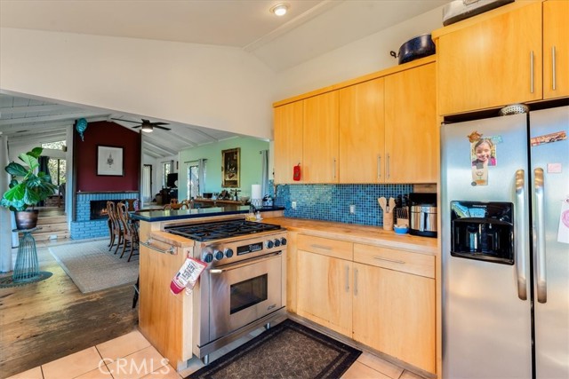 Detail Gallery Image 16 of 53 For 870 Suffolk St, Cambria,  CA 93428 - 3 Beds | 2/1 Baths