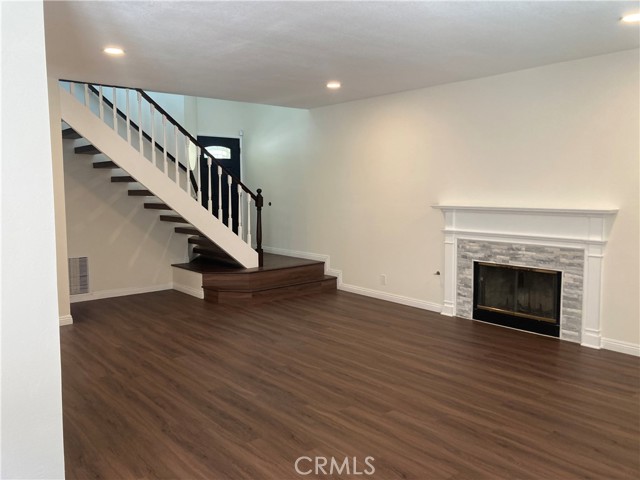 28769 Magnolia Way, Saugus CA: https://media.crmls.org/medias/ebd0ddc3-ea7d-4631-b6fd-1f02f59c33f8.jpg