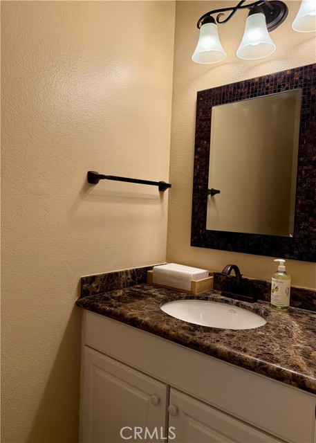 22915 Hazelwood, Lake Forest CA: https://media.crmls.org/medias/ebd0e7c8-03b4-439e-9a31-bf48bb02569c.jpg