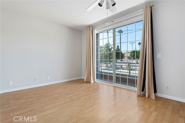 Detail Gallery Image 9 of 19 For 5620 Yolanda Ave #103,  Tarzana,  CA 91356 - 2 Beds | 2 Baths