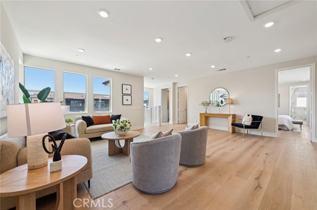 56 Chasma, Irvine CA: https://media.crmls.org/medias/ebd1abe9-3889-4baa-b2c9-d983f638df82.jpg