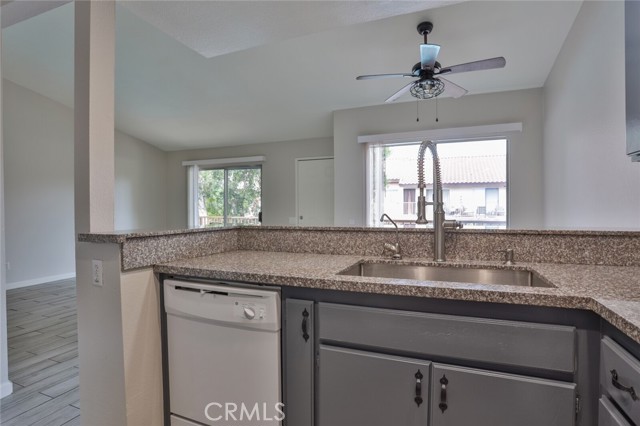 Detail Gallery Image 15 of 44 For 768 La Tierra St #I202,  Corona,  CA 92879 - 2 Beds | 2 Baths