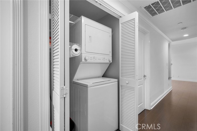 540 E Angeleno Avenue, Burbank CA: https://media.crmls.org/medias/ebd1eabd-360c-4d59-bac3-fd7d0d781064.jpg