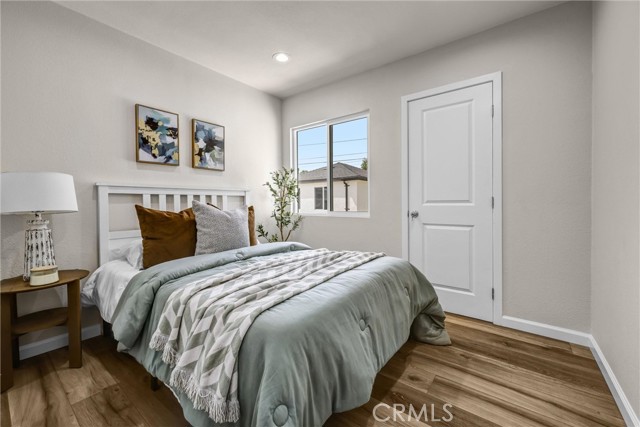 Image 15 of 39 For 14431 Harvest Ave