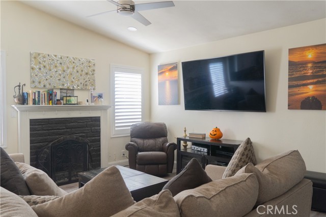 Detail Gallery Image 4 of 18 For 2122 Trafalgar Ave, Riverside,  CA 92506 - 1 Beds | 1 Baths