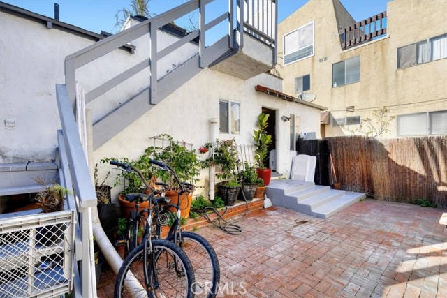 1025 Manhattan Avenue, Hermosa Beach, California 90254, 4 Bedrooms Bedrooms, ,4 BathroomsBathrooms,Residential,Sold,Manhattan,SB24033002