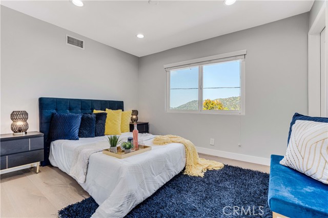 Detail Gallery Image 30 of 52 For 1440 Holbrook St, Eagle Rock,  CA 90041 - 3 Beds | 3/1 Baths