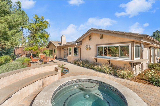 1632 Country Club Drive, Redlands CA: https://media.crmls.org/medias/ebd3c379-fcb6-4443-b147-a4c4b736b4fb.jpg